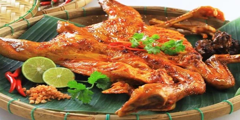 Món ngon từ thịt gà cùng muối ớt mang lại hương vị cay mặn khó cưỡng