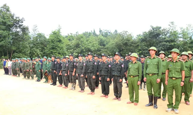 Lực lượng tìm kiếm cứu hộ, cứu nạn trước giờ rời Nậm Tông. Ảnh Báo Lào Cai