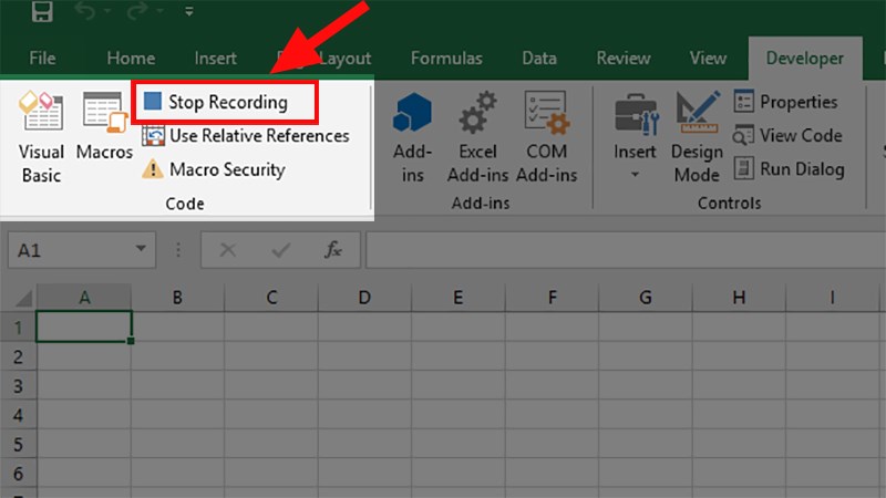 Để ngừng việc ghi, vào lại thẻ Developer, nhóm Code và chọn Stop Recording