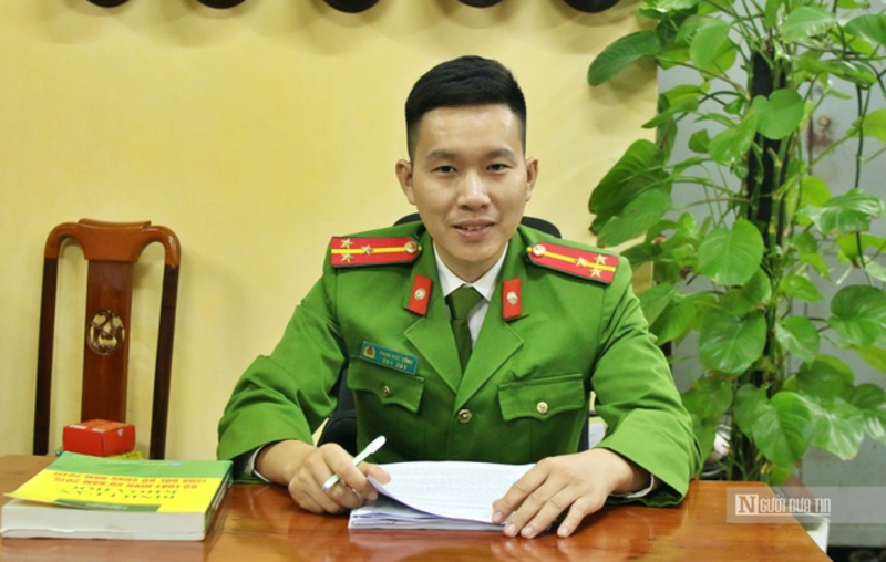 Thượng úy Phạm Đức Công (Phòng CSHS, Công an tỉnh Tuyên Quang).