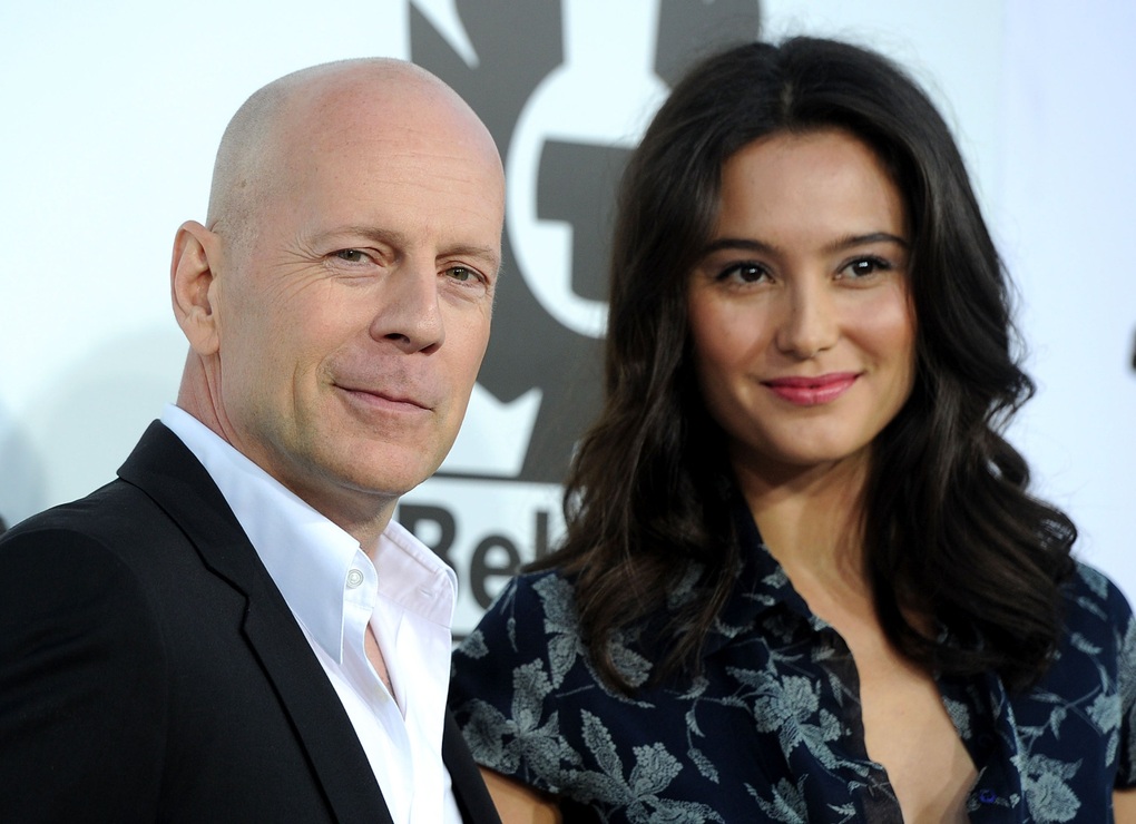 Nỗi lòng bà xã kém 23 tuổi của Bruce Willis khi cùng chồng điều trị bệnh - 1